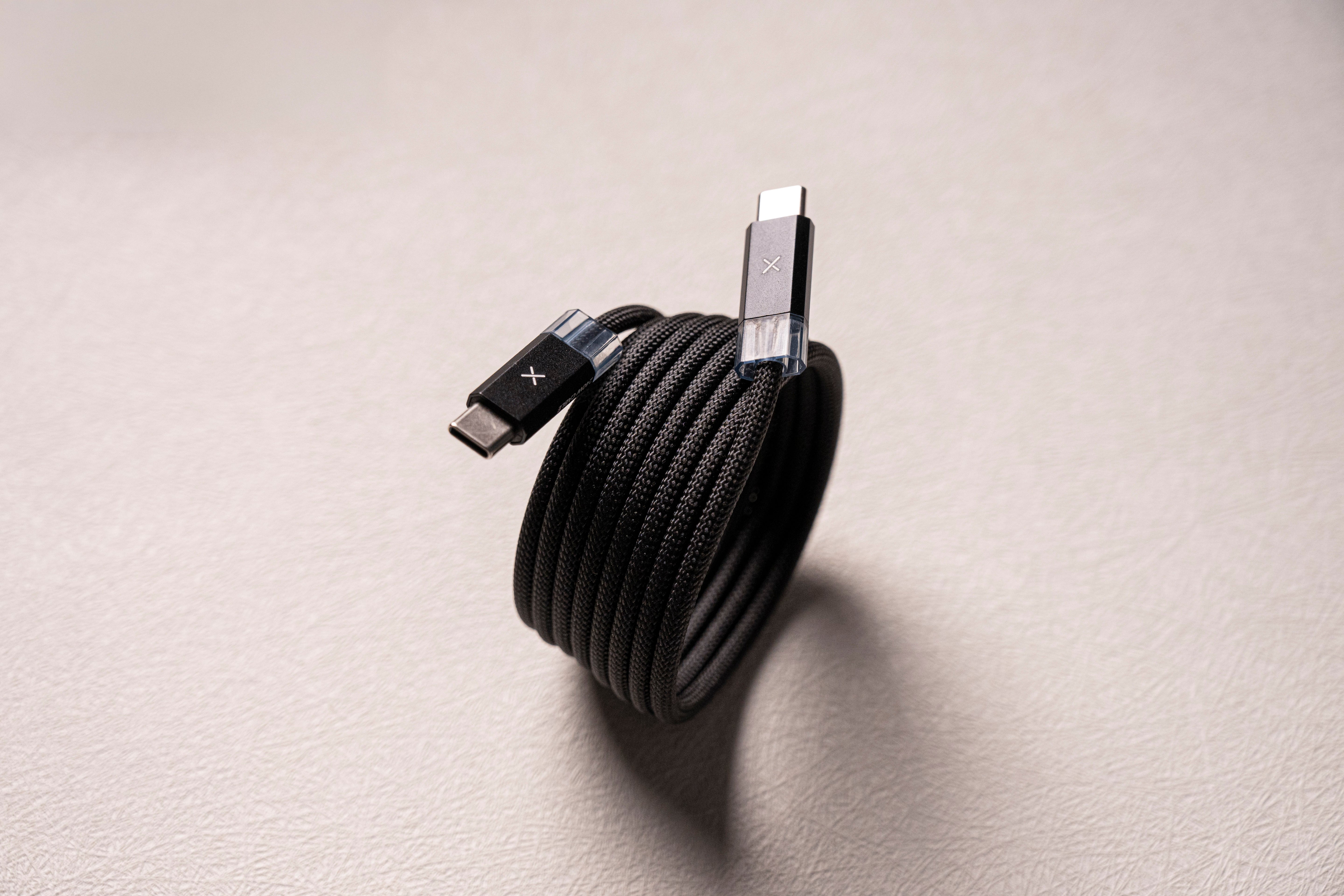 Tegic Glow Magnetic Cable