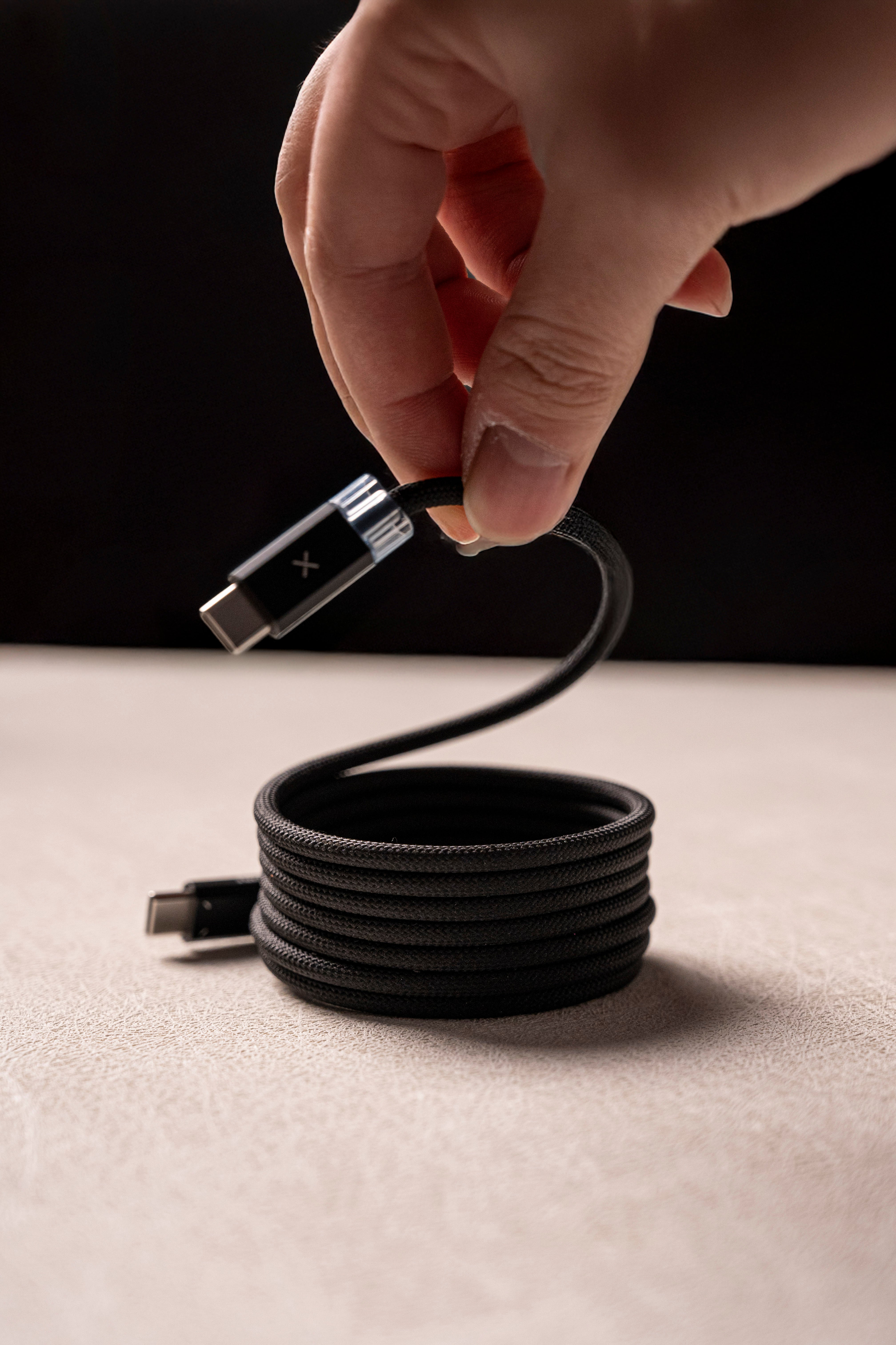 Tegic Glow Magnetic Cable