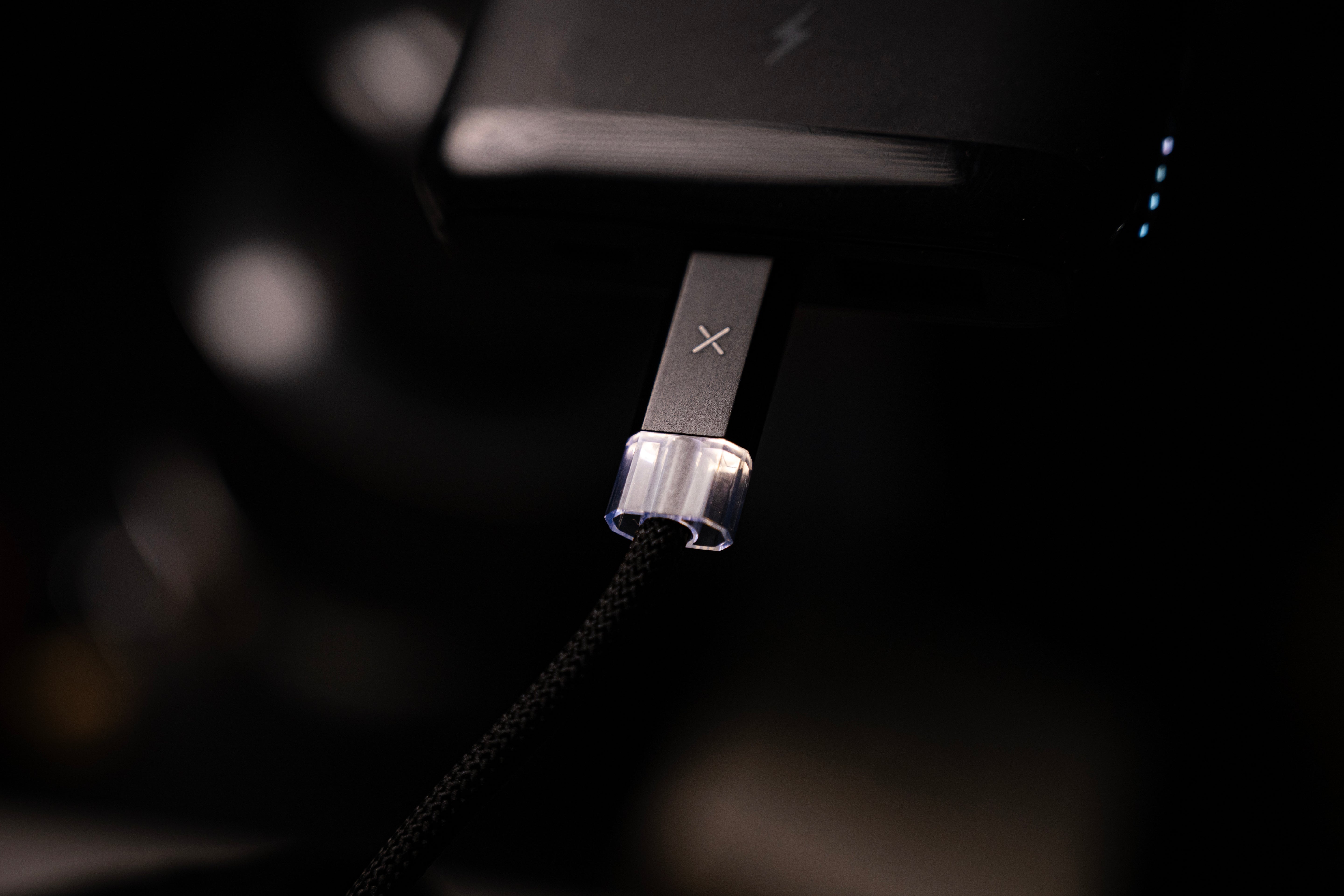 Tegic Glow Magnetic Cable