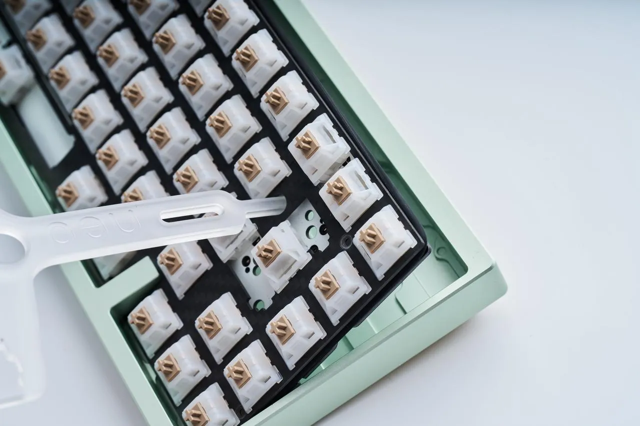 [In-Stock] Qwertykeys NEO65 Core Plus